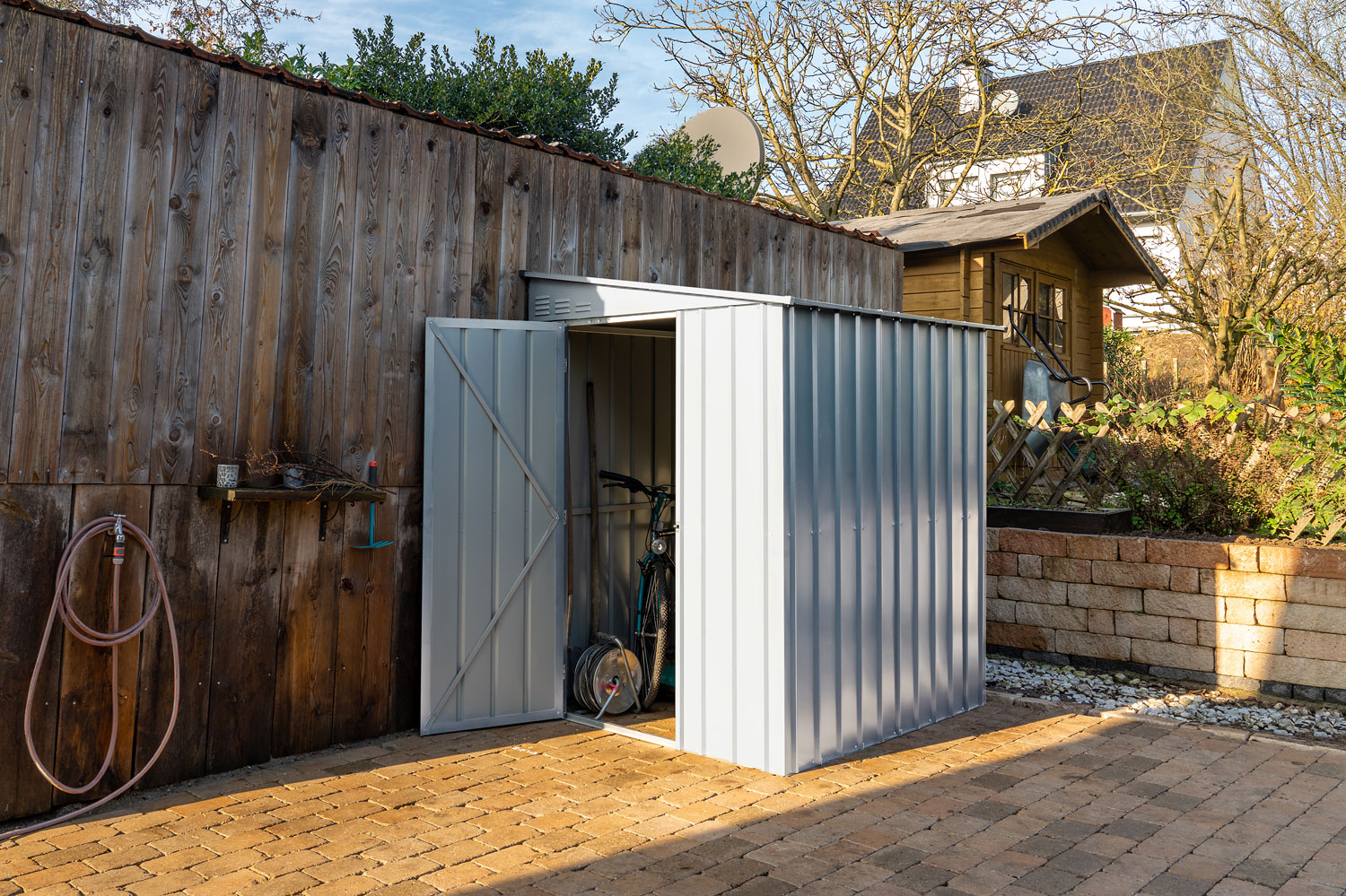 Wand-Zierde LeanTo 56 mit Pultdach, Farbe: Silber Metallic
