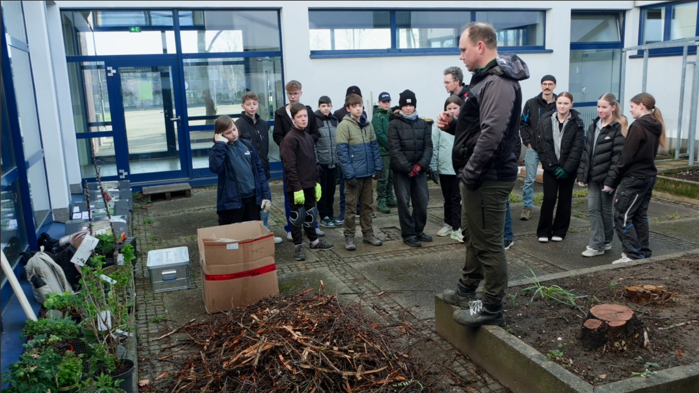 VGL NRW Galabau Projekt-Schulbeet im Franken Gymnasium im März 2026, Anlage eines Schulgartens