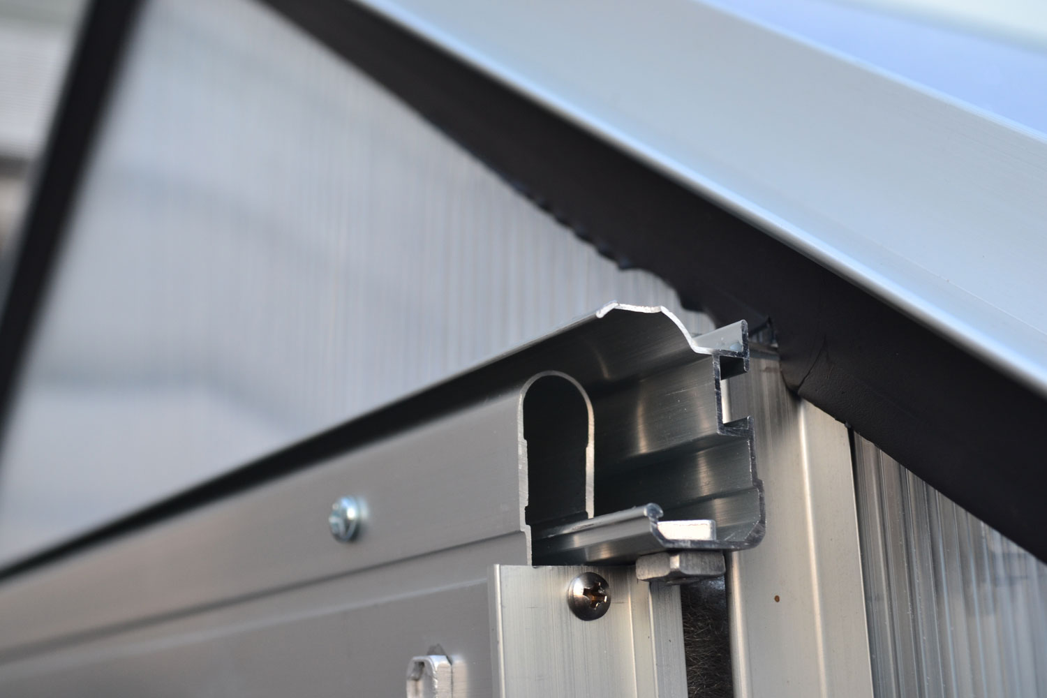 Gewächshaus Eos im Sonderangebot 3100, Farbe: Smaragd pulverbeschichtet, verglast mit: Hohlkammerplatten (HKP)