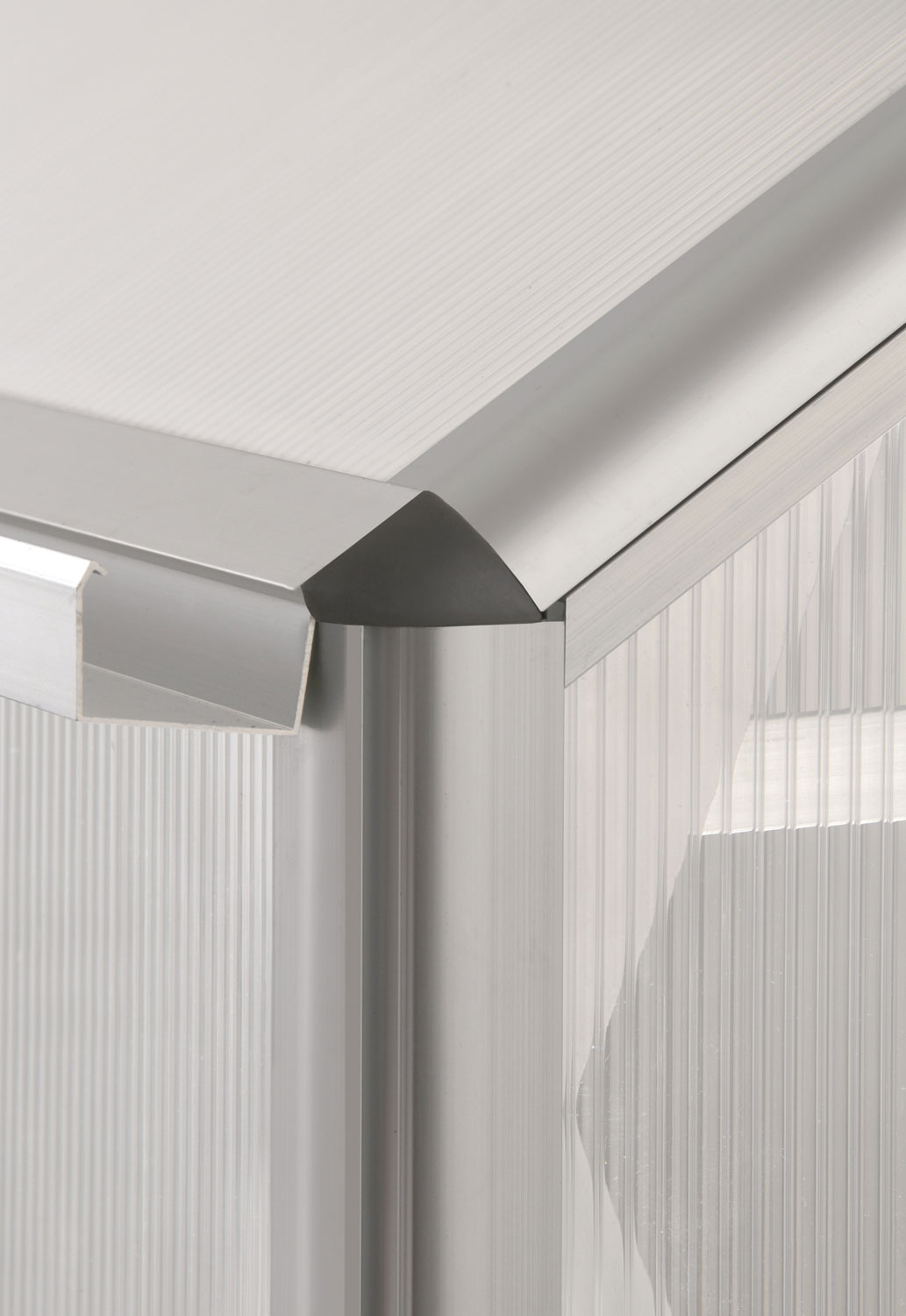 Gewächshaus Eos im Sonderangebot 4600 mit Satteldach, Farbe: Aluminium eloxiert, verglast mit: Hohlkammerplatten (HKP)